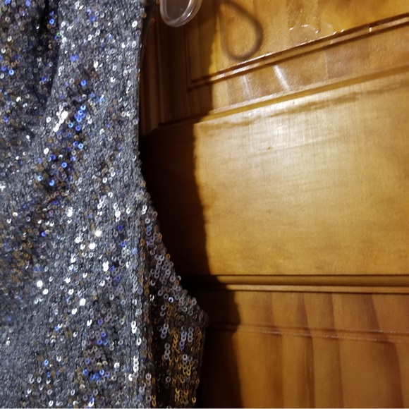 Silver sequin very sparkly top - Picture 9 of 12